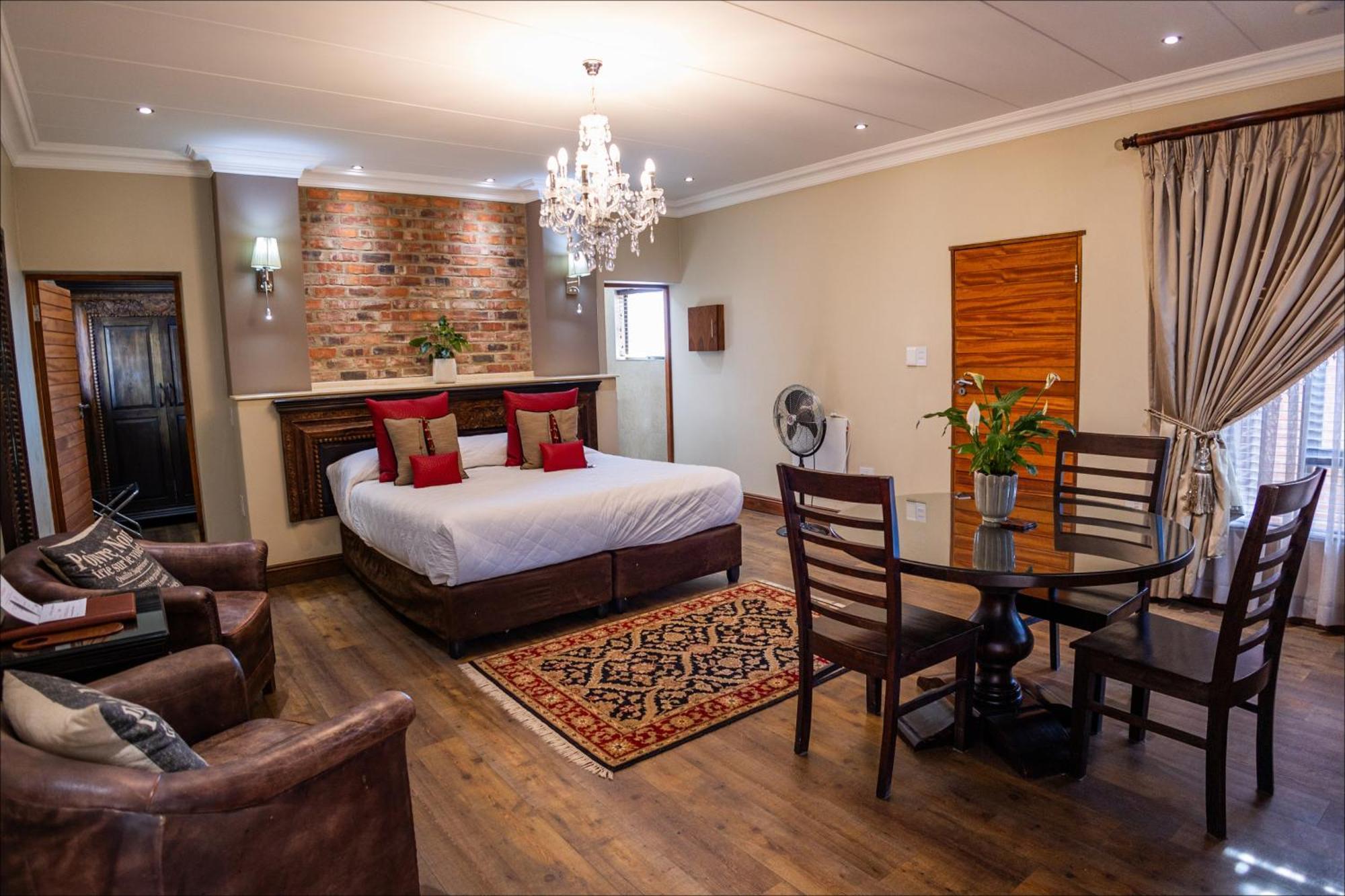 Scott'S Manor Guesthouse Function And Conference Venue Lichtenburg Bagian luar foto