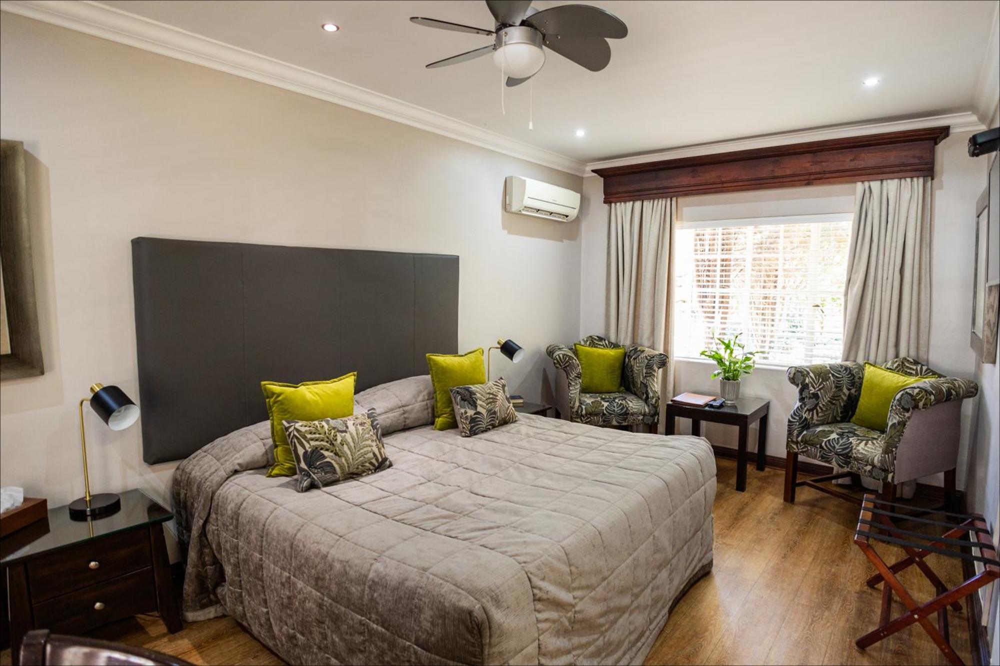 Scott'S Manor Guesthouse Function And Conference Venue Lichtenburg Bagian luar foto