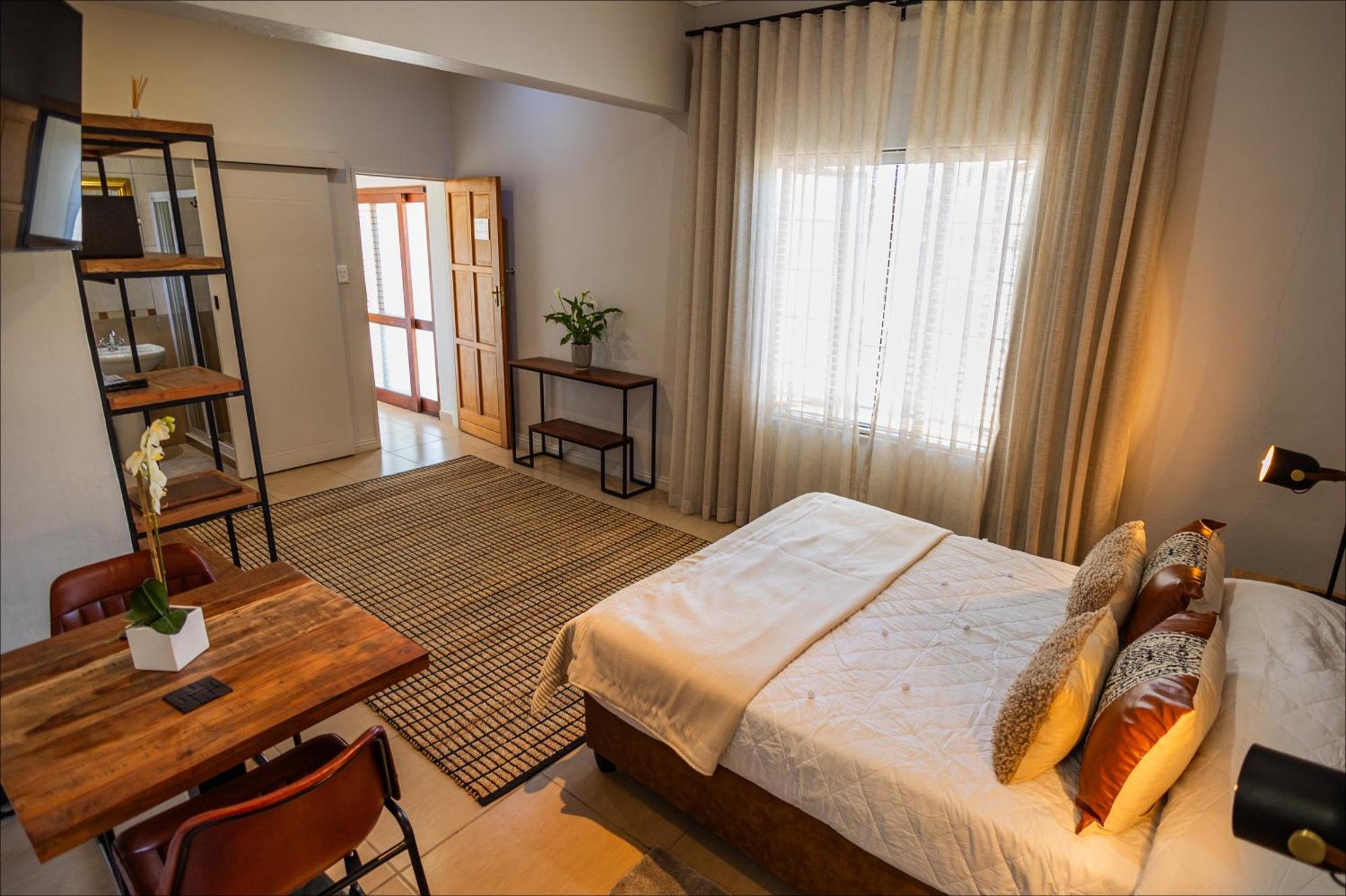 Scott'S Manor Guesthouse Function And Conference Venue Lichtenburg Bagian luar foto