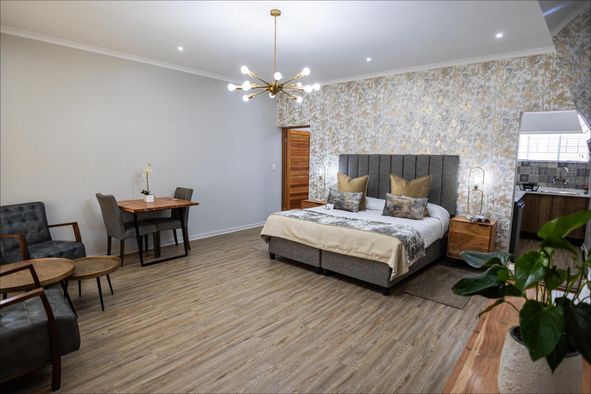 Scott'S Manor Guesthouse Function And Conference Venue Lichtenburg Bagian luar foto