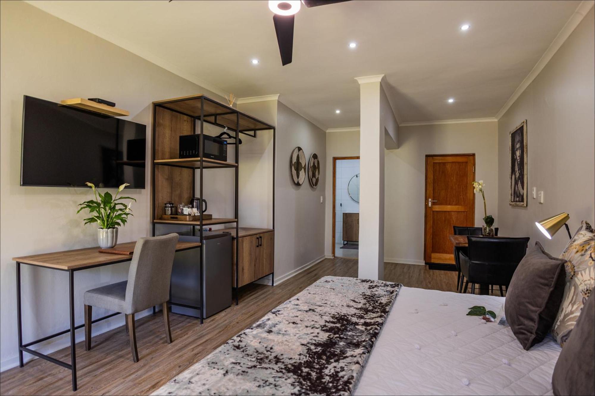 Scott'S Manor Guesthouse Function And Conference Venue Lichtenburg Bagian luar foto