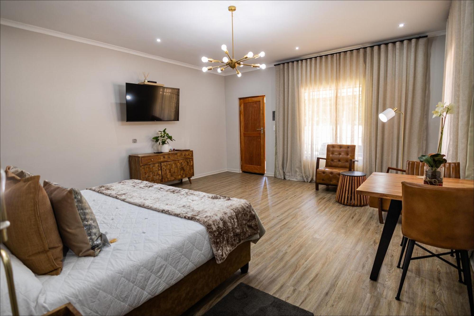Scott'S Manor Guesthouse Function And Conference Venue Lichtenburg Bagian luar foto