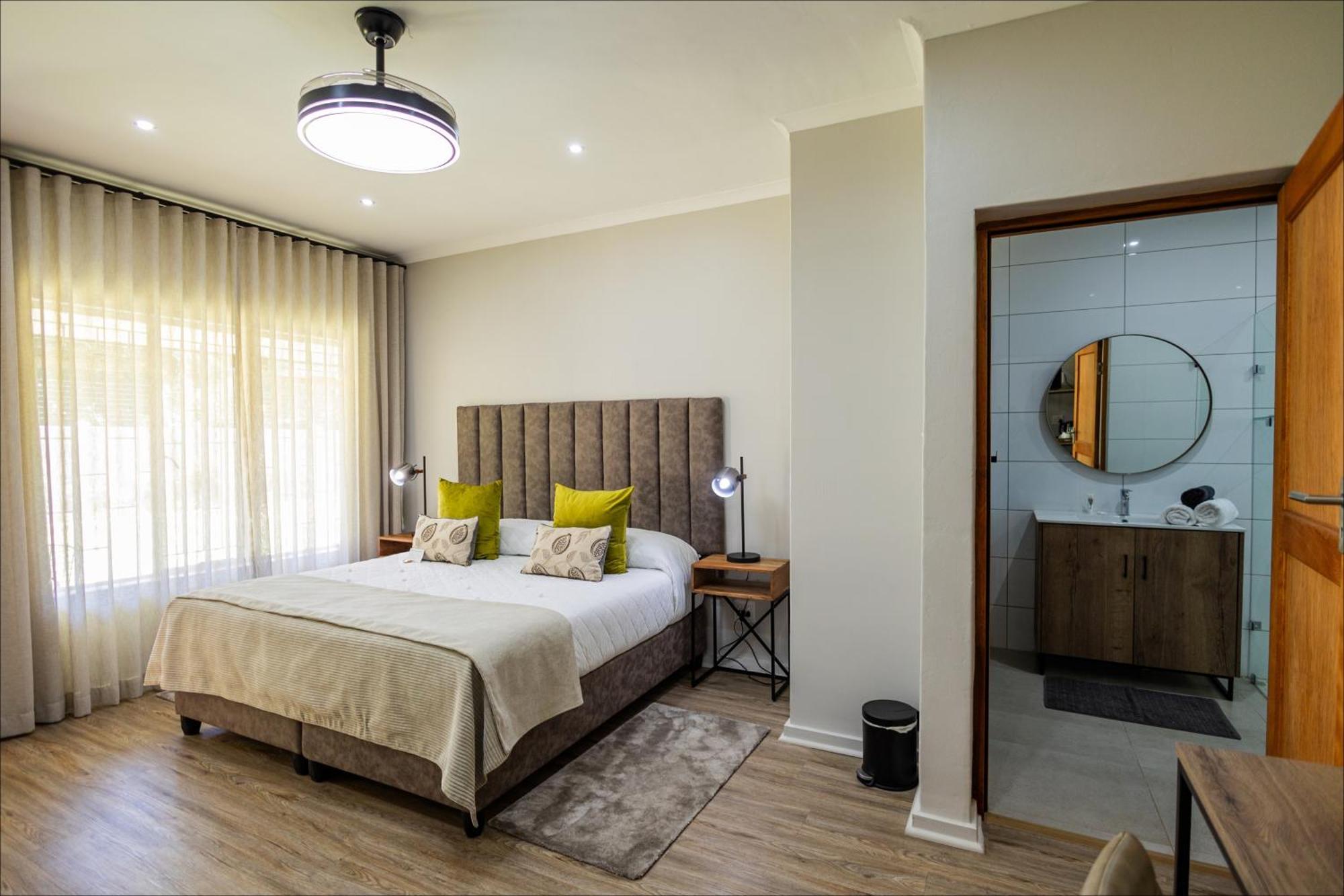 Scott'S Manor Guesthouse Function And Conference Venue Lichtenburg Bagian luar foto