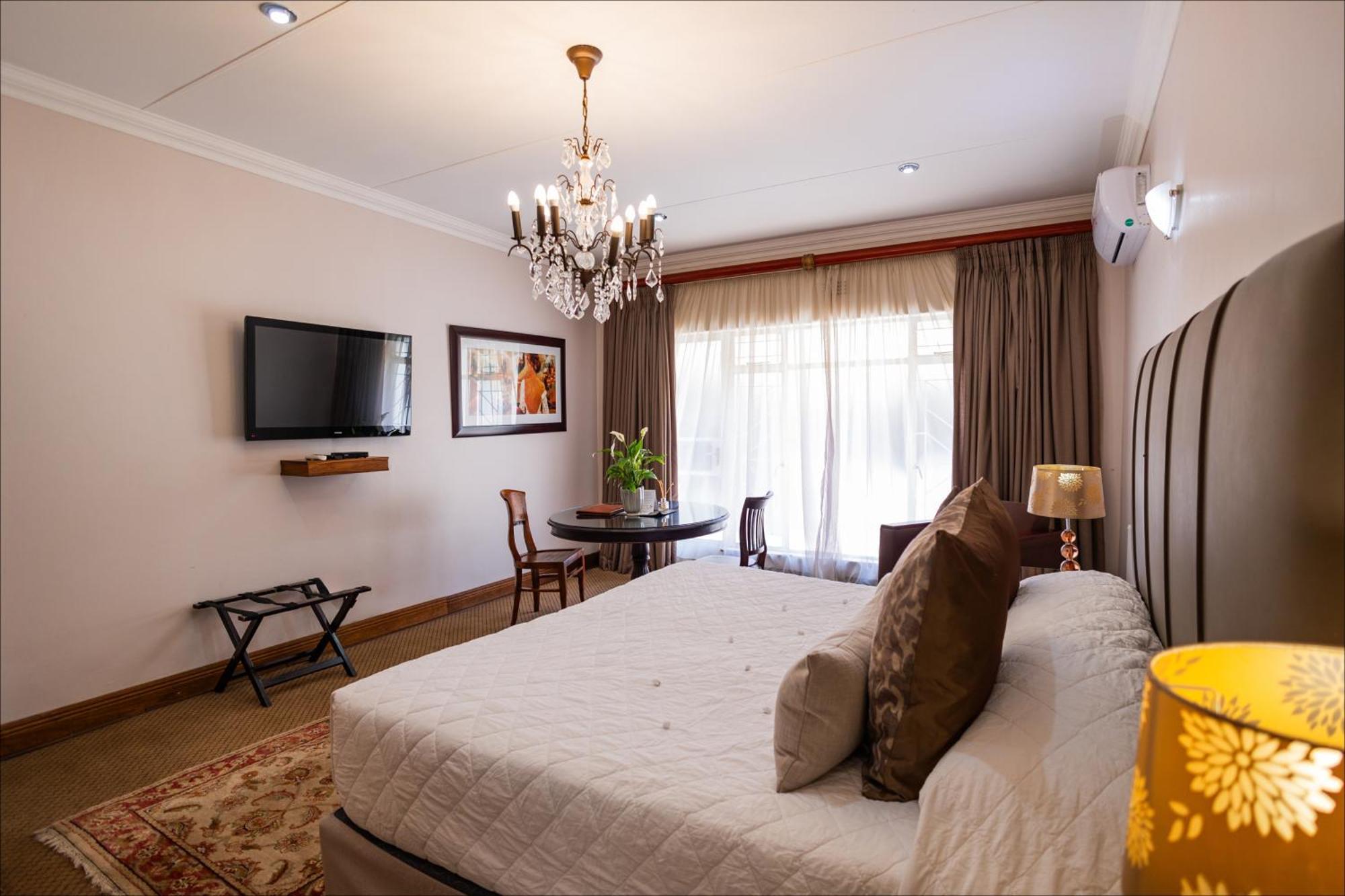 Scott'S Manor Guesthouse Function And Conference Venue Lichtenburg Bagian luar foto